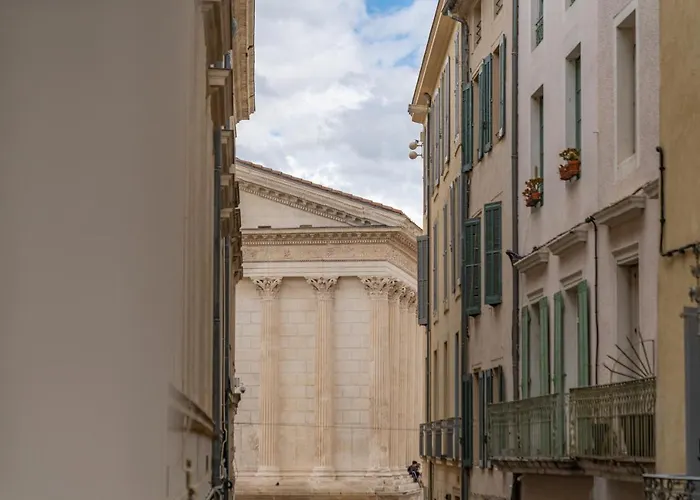 Διαμέρισμα L'elegance De La Pierre Au Pied De La Maison Carree - Nuit A
